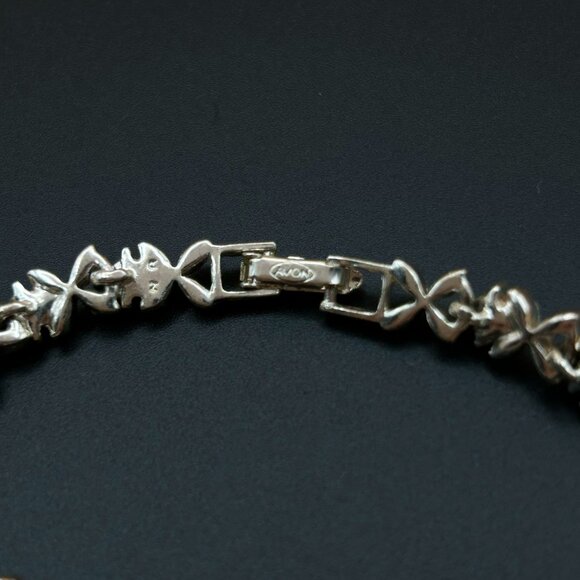 Vintage Avon Silver Tone Rhinestone Tennis Bracelet – Floral Vine Design, Signed - Picture 5 of 9